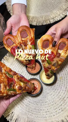 Llegó la nueva Pizza Crown a @pizzahut 🍕 Sus bordes de queso y chorizo la hacen aún más perfecta, tienen que probarla 😮‍💨🤤🍕 #pizzalover #pizzacrown #quecomer #lima #pizzahut 