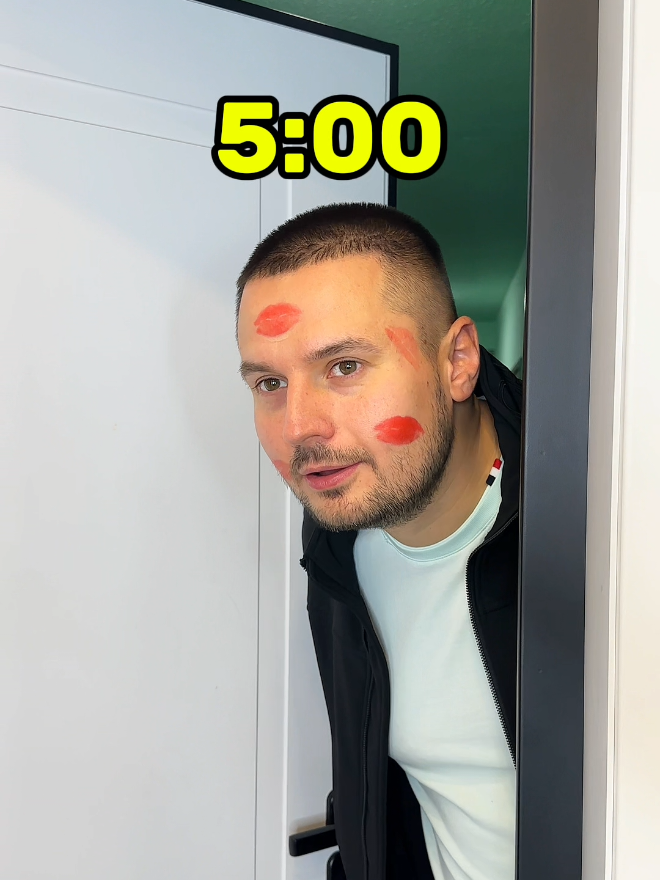 Как мужчинам это удается? #hahakatya #joke #humor #meme #prank 