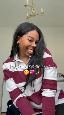 (Messy) unboxing part. 2 🤭 products from @Nuxe and @Gisou 🫶🏼 #creatorsearchinsights #unboxingvideo #unboxing #shoppinghaul #shopping 