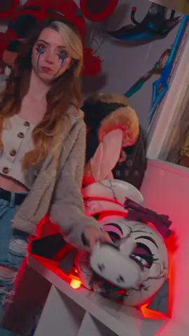 The @Meta Quest 3S blurs the line between gaming and reality 🎮 Step inside Five Nights at Freddy’s: Help Wanted 2 — if you dare. #QuestPartner #fivenightsatfreddys 