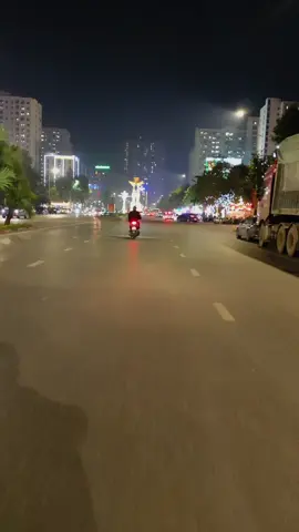 Anh đâu muốn xa con phố ta đã yêu💔