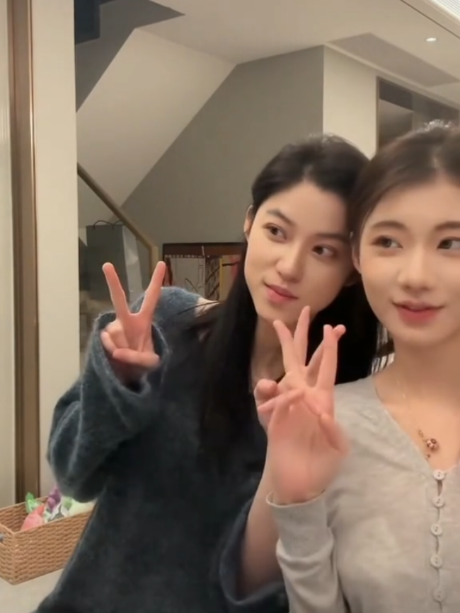 Cơm tối 😀 #douyin #wlw #shaorehushuo #少薇胡说 #couplebachhop 