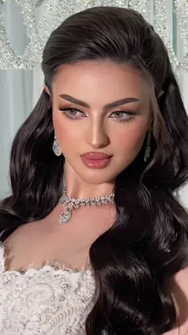 ميكب لافخم عروسه😘🥰 #ميكب #ميكب_ارتست #تساريح #explor #dubai 