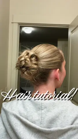The messier version tutorial (aka my favorite) @Dae Hair #hairtutorial #messybun #slickbackbun #foryoupage #easyhairstyles 