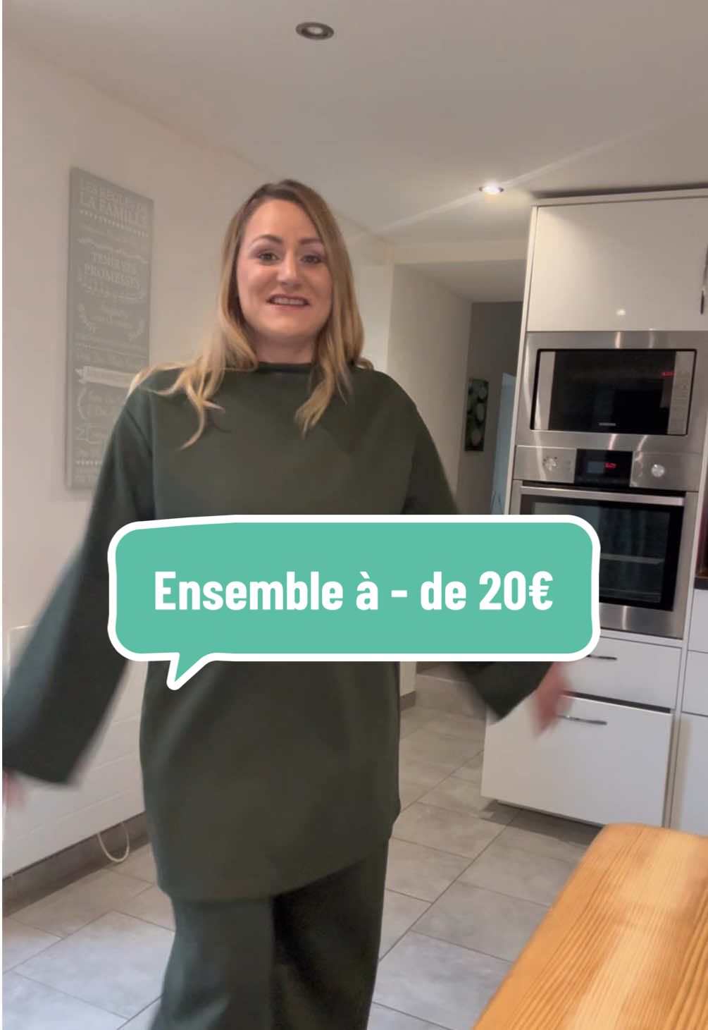 💥 Cet ensemble à moins de 20€ ! Fonce avant qu’il ne disparaisse, les stocks partent vite 🛍️✨ Tu aimes ce style d’ensemble?           @La Boutique EN LIVE  #tiktokshopblackfriday #ouvretesoffres #ShoppingFever #FashionDeals #OOTD     