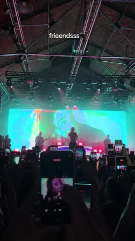 como van a cerrar con este tema por dios🤩🤩#chaseatlantic #friends #fyp #concierto #🇦🇷 @CHASE ATLANTIC 