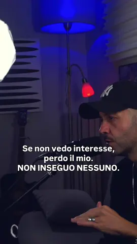 Se non vedi interesse… smetti di regalarlo. L’attenzione non si mendica mai. Se il video ti è servito, seguimi e dimmi cosa nei pensi nei commenti ❤️ #motivazione #motivazionepersonale #pensieri #videoviral 
