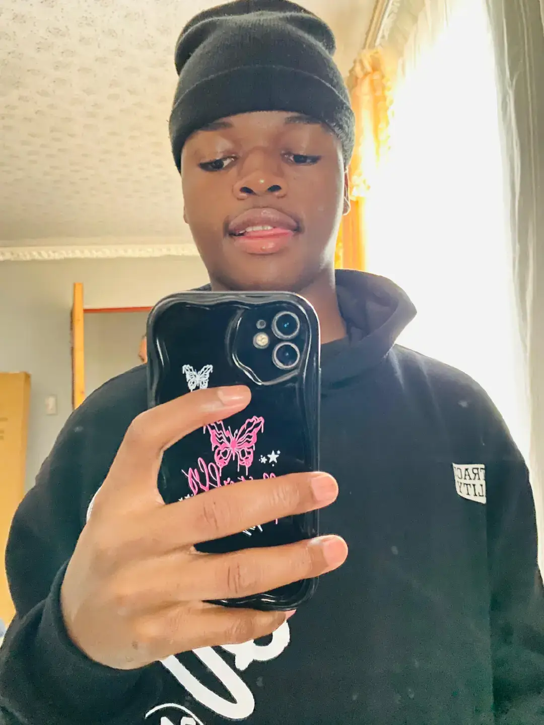 im not cheese'boy but I'm doing what's called selflove 📍🤞