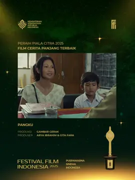 Piala Citra FFI 2025 kategori Film Cerita Panjang Terbaik diberikan kepada film Pangku karya sutradara Reza Rahadian dan produser Arya Ibrahim dan Gita Fara. Selamat atas kemenangan yang diraih!   Terima kasih telah menjadi bagian dari Puspawarna Sinema Indonesia, warna-warni cerita yang membentuk wajah perfilman negeri. #FFI2025 #puspawarnasinemaindonesia 