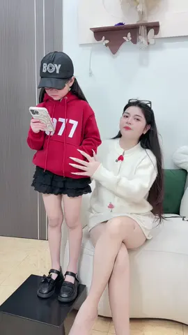 Áo khoác hoodie bé gái đẹp lắm #aokhoachoodie #aokhoacnu #taphoaquynhhoa #xuhuong 