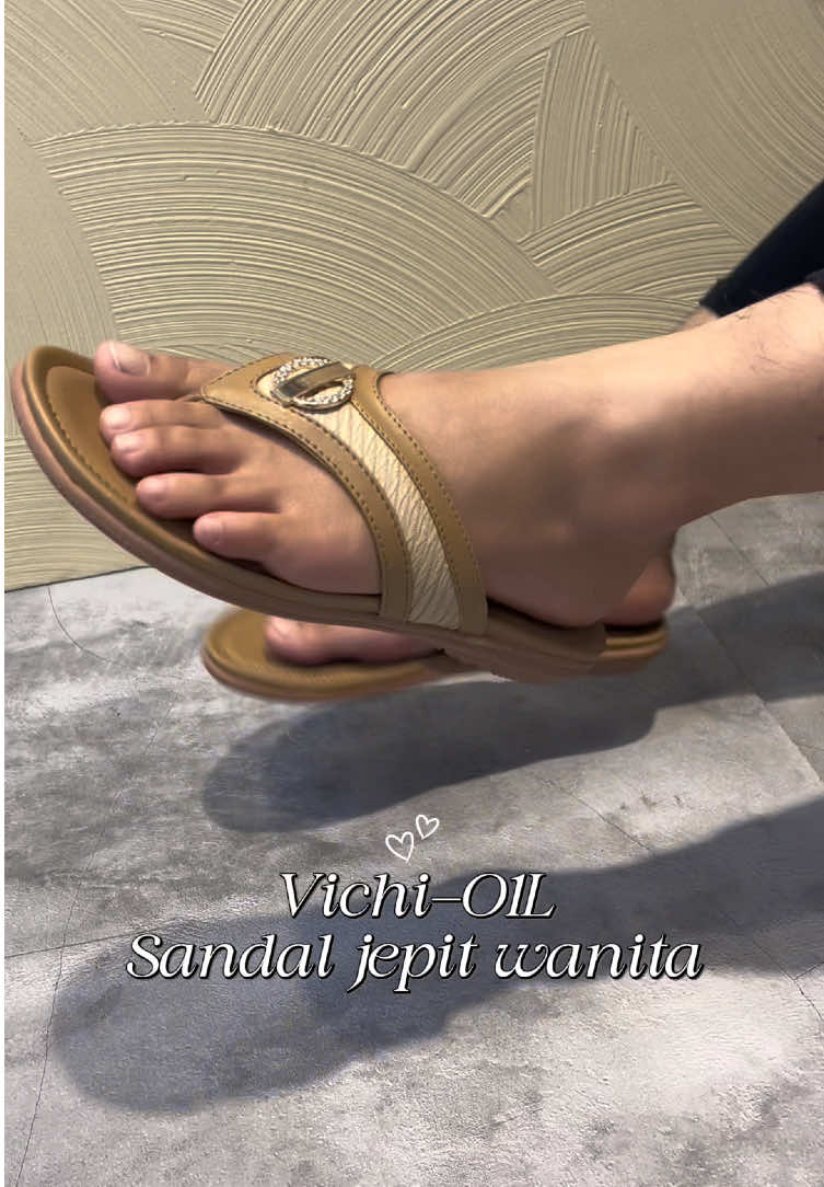 Mondar mandir pake carvil udah pasti paling nyaman! 😎 #carvil #pakecarvil #fyp #sandalwanita #sandal 