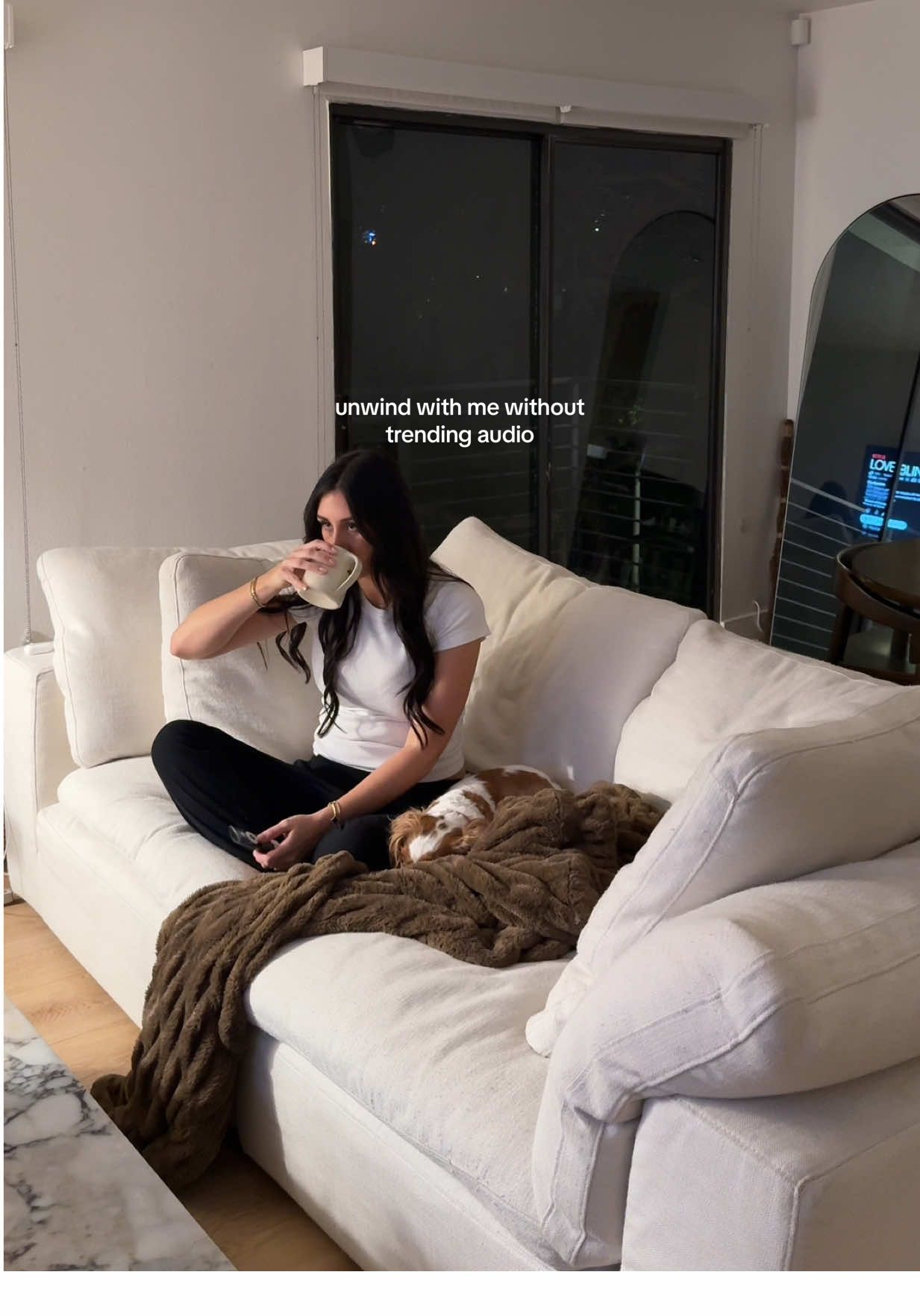 Unwind with me + night routine without trending audio 🫶☕️🧸 #selfcareroutine #nightroutine #Vlog #unwindwithme 