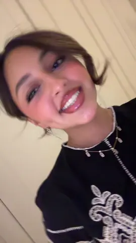 going to cenchs concert🤫🫶🏼