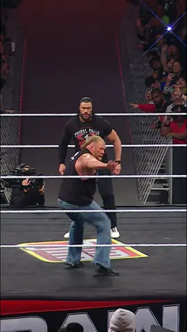 انتظرنا طويلًا حتى نرى رومان رينز وبروك ليسنر في حلبة واحدة مرة أخرى 😮‍💨 #WWE #WWERaw #BrockLesnar #RomanReigns
