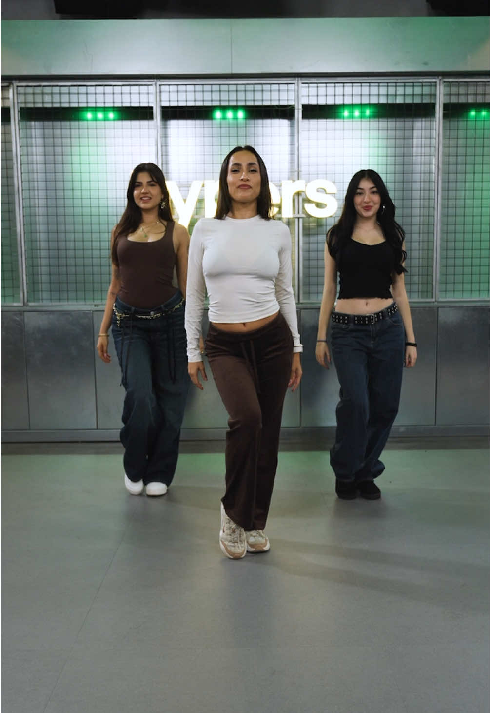 YAZ GÜNÜ CHALLENGE BAŞLADI! ☀️ Bu sefer izliyoruz / uyguluyoruz sırası sizde. Videolarınızı paylaşırken bizim sosyal medya hesaplarımızı etiketlemeyi unutmayın! 💛