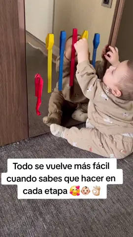Todo se vuelve más fácil cuando sabes qué hacer con tu bebé 💛 Cuando entiendes cómo estimularlo, qué actividades necesita según su mes y cómo acompañar su desarrollo sin estrés… todo fluye mejor: menos frustración, más conexión y un bebé que aprende disfrutando 🧠✨ Y si no sabes por dónde empezar, nuestras Guías de Estimulación te llevan paso a paso con actividades listas para usar, sin pantallas y perfectas para cada etapa 🧸💛 👉 Encuéntralas en el enlace del perfil 🎁📚 #estimulacióntemprana #maternidadreal #desarrolloinfantil #mamáprimeriza #guíadeestimulación 