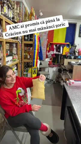 Acel moment cand ai promis. A pana la Craciun nu mai mananci soric 😅😅