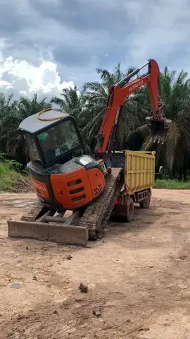 mini excavator naik ke truk 😆 #beko #alatberat #excavator #cgmachine 