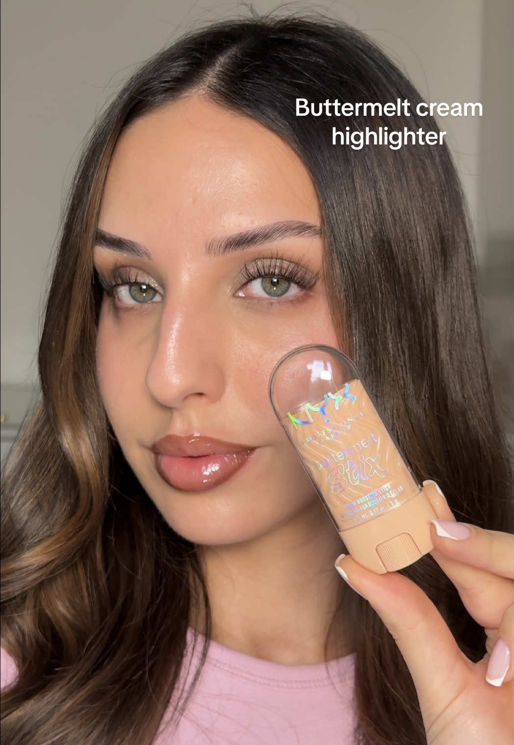 Ooo new in from @nyxcosmetics_uk ! Butter melt glow boosting cream highlighter stix #makeup #highlighter #glowymakeup #creamhighlighter #affordablemakeup 