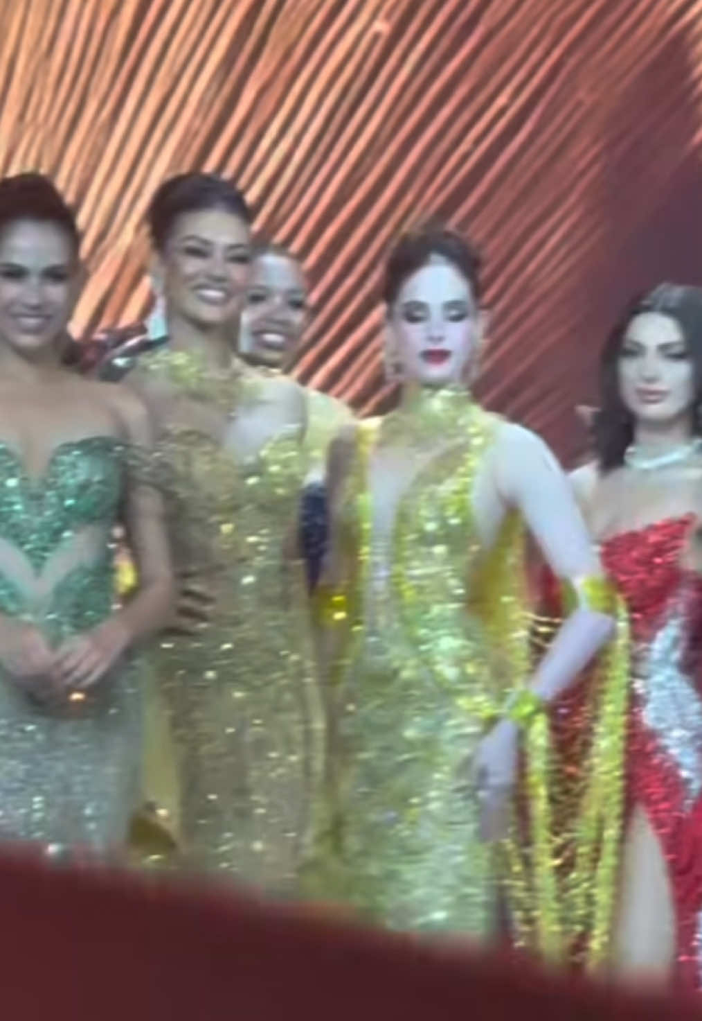 HERMANDAD! #missuniverse #missmexico #fatimabosch #paratiiiiiiiiiiiiiiiiiiiiiiiiiiiiiii 