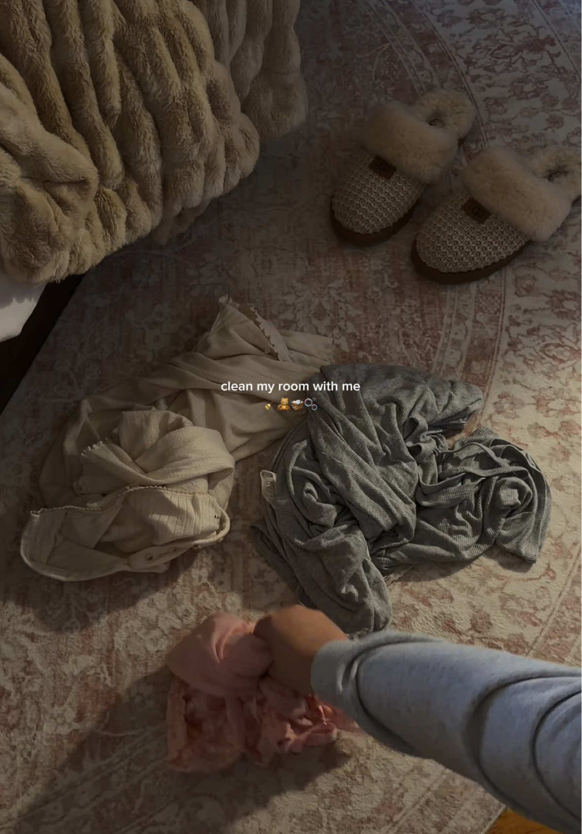 cozy room reset with me 🧹🧸🍂 #cleanwithme #roomreset #aestheticrooms #cozygirl #videodairy #2000s #twilight #pinterestgirl #CleanTok #cleaning #organization 