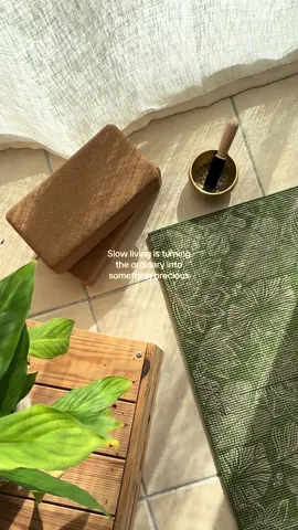 Turning the ordinary into something special 🧡🌞 - Small daily habits - Taking better care of yourself - Listening to your feelings - Taking the time to do things without always rushing  #slowliving #ayurveda #yoga #yogagirl #SelfCare 