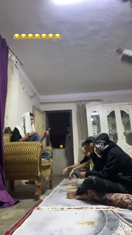 😂😂😂#الشعب_الصيني_ماله_حل😂😂 #foryou #desha #fyp #CapCut 