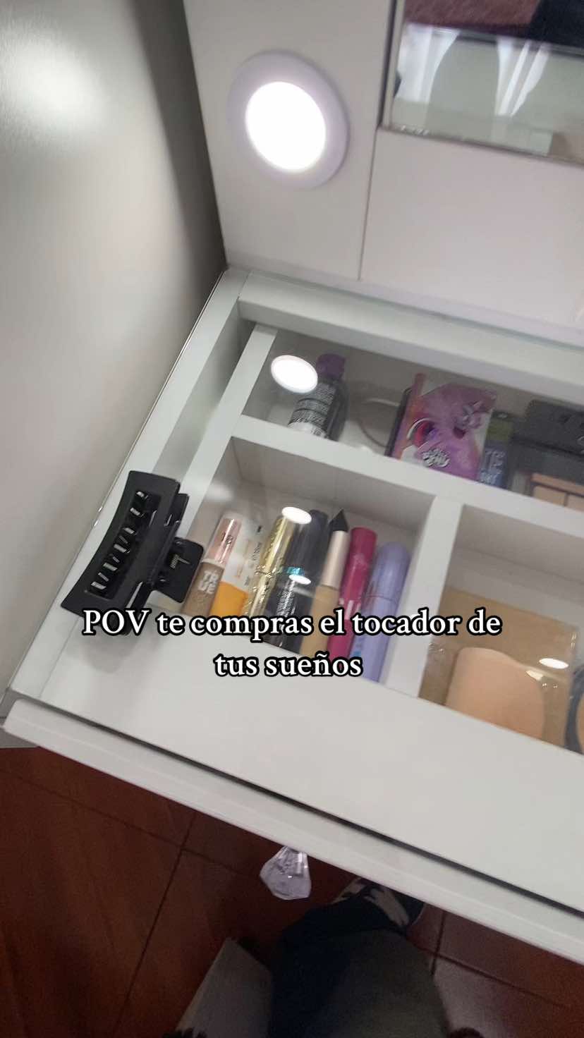 Es un sueño hecho realidad, hasta hora solo tenia mi escritorio donde ponia mi maquillaje, amo ❤️ #tocadoresdemaquillaje #viral #fyp #girl #fouryou 