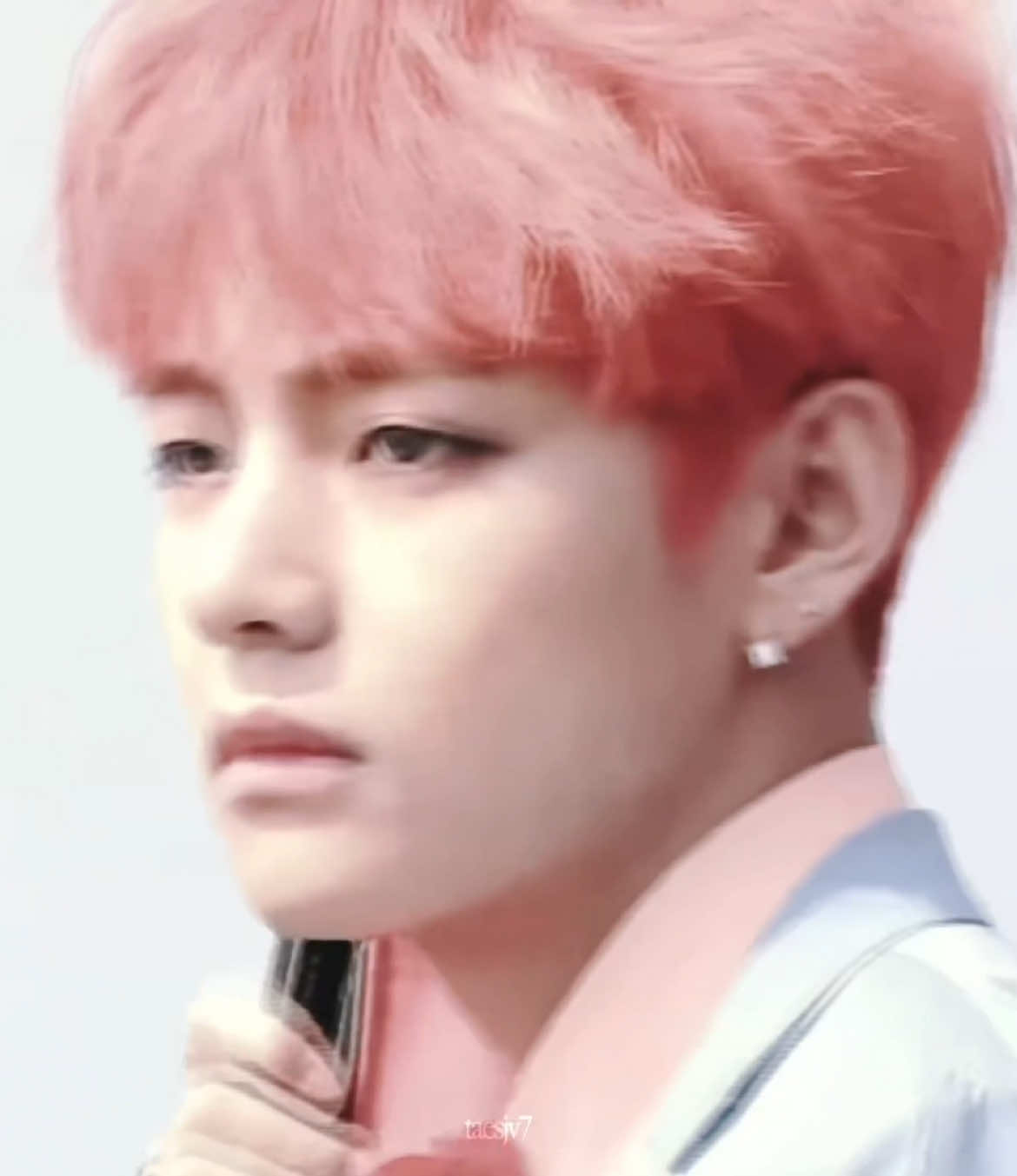 petition for tae to bring back funky colours? #fyp#foryoupage#kimtaehyung#taehyungedit#bts  