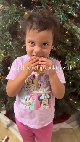 Spent our morning baking together🍪 #baking #christmascookies #cookies #cookierecipe #toddleractivities 