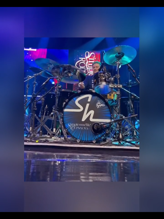 Trechos de Vídeos do Serginho e os queridos do Roupa Nova no show em São João de Meriti - RJ💙 .19/11/25. . Músicas: Dona e Tímida - Roupa Nova  . 🎥 ramon_henrique_rn @Ramon tec: Roupa Nova  @Roupa Nova Oficial  . #serginhoherval #serginhohervalroupanova #simplesmenteroupanova #roupanovashow #serginhohervalpaginadefas