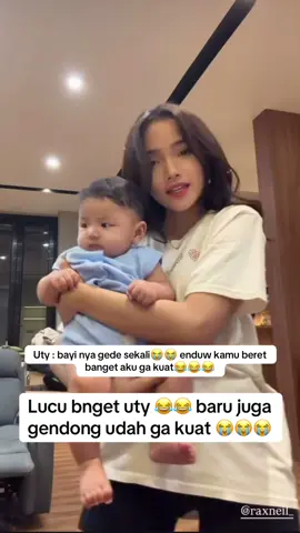 Enduw nya sadar kamera😂😂😂#fujiian #fujiantiutami #erikacarlina #bayilucu #andrew #ngakakkocak #lucu #viralvideo #viraltiktok #viral #fypシ゚ #masukberanda #lewatberanda 