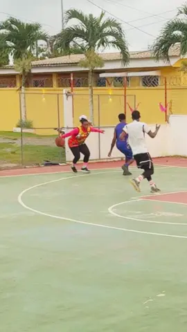 La grande Cyrielle 🔥🙏🙏@Braizetime @Turtle baller à@Caption The Court @CoachSparkle @Charbo Squad 241 #basketgabon🇬🇦 #basketball🏀#france🇫🇷 @CLASH WEEK-END 🏝🏀 