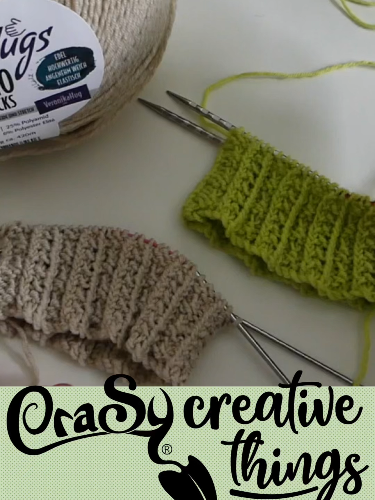 Warum redet keiner über DIESES Bündchen?! Neues Bündchenmuster, neues Stricksucht-Level unlocked 😎🧶 [Werbung, da Markennennung] Dieses luftige Stretch-Bündchen ist sooo schön elastisch, dass selbst Mini Klausi freiwillig dran ziehen würde (aber wehe er tut’s 😅). Perfekt für Sommerprojekte, Socken, Tops, Ärmel – und alle, die richtig Texture Vibes lieben! ✨ Speichere dir das ab, bevor du’s vergisst – dein nächstes Projekt wird’s brauchen. 💚 💥 Wer’s nachstrickt, markiert mich bitte – ich will eure Farbkombis sehen! 🧵 Yarn: (@veronika_hug wooly hugs  Needles: @addinadeln addiCraSyTrio 🐾 Mini Klausi sagt: „Mehr davon!“ #stricken #knittok #knittingtiktok #bündchenmuster #ribbing #textureknits  #diyfashion #strickenmachtglücklich #wollLiebe #fyp #trend #tutorial  #summerknits #knitaddict #knitstitch #strickinspo #handarbeit #crafttok  #strickidee #sylvierasch #miniklausi