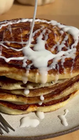 High-Protein Cottage Cheese Cinnamon Roll Pancakes!😍 These pancakes are packed with 28 grams of protein per serving and are so perfect for a cozy Fall breakfast! They’re made with blended cottage cheese and oat flour for some extra fibre and whole grains. ✨Don’t forget to SAVE this recipe to make it later and follow @choosingchia✨ COTTAGE CHEESE CINNAMON ROLL PANCAKES Ingredients: * 1/2 cup oat flour * 1/2 cup all purpose flour * 1 tsp baking powder * 1/2 tsp baking soda * 1/4 tsp salt * 2 eggs * 1 cup cottage cheese, blended or left chunky * 1 tsp vanilla extract * 2-3 tbsp milk of choice* * oil or butter for the pan Cinnamon Swirl * 2 tbsp butter, melted * 4 tbsp brown sugar or coconut sugar * 1 tsp cinnamon * (Optional) melted coconut butter to glaze on top or maple syrup How to: 1. Whisk the eggs together in a large mixing bowl, then add the cottage cheese and vanilla extract and mix to combine. 2. Add the dry ingredients and gently fold together. If the batter is too thick, mix in 2-3 tbsp of milk. (The batter should be thick, but not feel too dry.) 3. Mix the cinnamon swirl ingredients together. 4. Heat a lightly oiled/buttered pan on medium heat and spoon some pancake batter (about 1/4 cup per pancake) into the pan. 5. Cook for 2-3 minutes on one side. Use a piping bag or ziplock bag with the corner cut out and add a swirl of the cinnamon sugar mixture.Then flip and cook an additional 1-2 minutes. 6. Serve with maple syrup or some glaze. TIP: make sure to cook the pancakes longer on the first side and cook them on medium-heat. (Don’t cook them on high heat!) Otherwise the cinnamon sugar mixture can burn on the bottom. #pancakerecipe #cottagecheesepancakes #cottagecheeserecipes #cinnamonroll