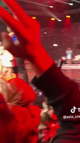 sehancur apa mental dia saat ini, bahkan ketika dia sudah tersenggol pun masih di hujat, guys lebih bijak lagi yuk, stop hujat syaqirah. anak unur 15 tahun harus bertarung dengan ribuan hujatan, kuat banget mental dia, mental nya bener bener udah siap jadi artis. semangat ya syaqirah, kompetisi sesungguhnya adalah ketika kamu sudah lulus dari da7, buktikan pada orang-orang yang tidak suka kepadamu bahwa kamu pasti terkenal dan akan memperbaiki kesalahan pada saat kompetisi, sambik belajar juga ya syaqirah.peluk jauh 🫂sumber : tt aziz_crevellie09 #syaqirahda7 #da7 #da7indosiar #dangdutacademy7 #fyp 