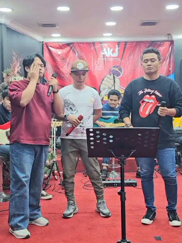 #fyp #lagubatak #endebatak #batak #Mekkelmahoboru  @Sukur H Nababan @Tina_Nababan.brSilaen25 @ganubeofficial 