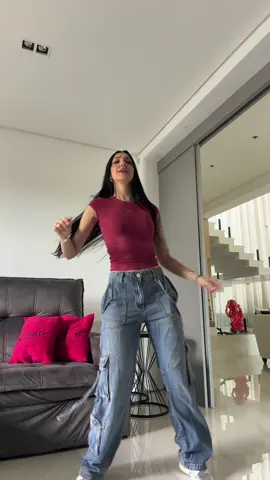 parece um bonecao do posto