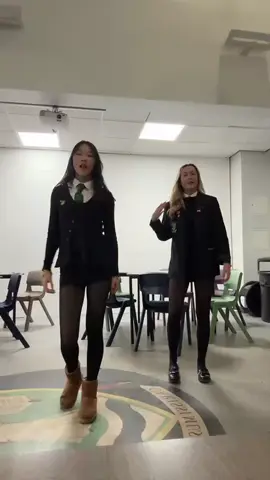 parents night helpers 😉 ~ @Eva Aston🎀 ~ #dance #tiktokdance #trend #dancing #school 