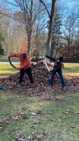 I’ve got hose… and it’s how I work out now. @Shark Tank winner, Sarah Apgar, who also happens to  be a good friend, came by to show me a thing or 8 using her Fitfighter steelhoses.  Shameless shoutout - as someone with a marketing background, I can safely say I’ve never seen somebody so passionate about their products. The steelhose really is different than other free weights when it comes to versatility, safety, and simplicity. Pick one up / check out Sarah’s curriculum and you’ll see why she killed it on Shark Tank. You can use them anywhere, even in leaf piles (the dogs are confused) 🍂🍁  Check her out at @fitfighter on Instagram. #fitfighter #dontstopbeleafing #everyonestartssomewhere #keepbeingyou