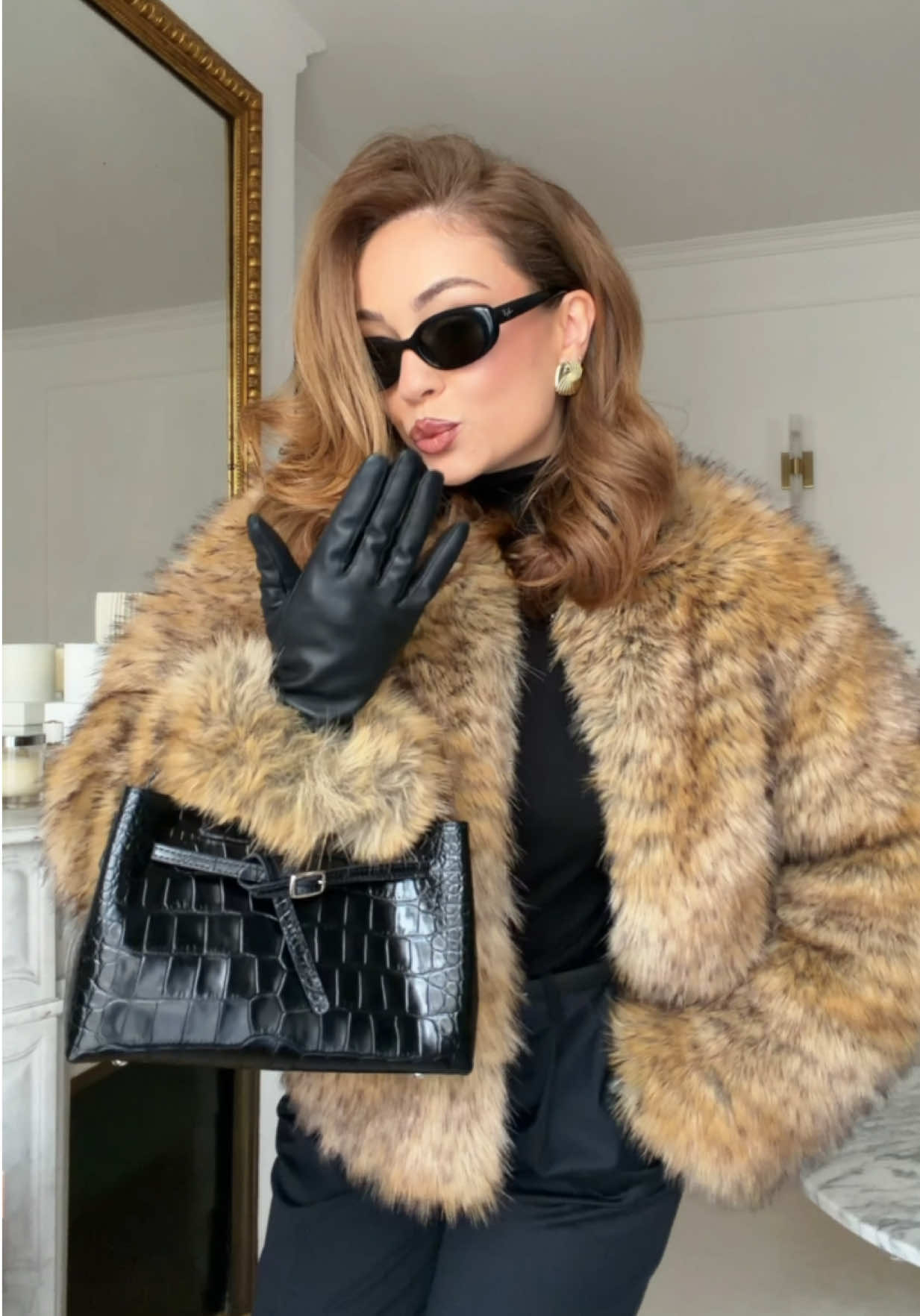 Finally this season🧸🤎 #classy #elegantstyle #oldmoneyaesthetic #fashiontiktok #winterfashion 