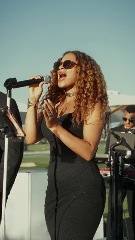 Just riffing and running, wbu? The best live entertainment for luxury weddings and events in the United States and destination are here. #foryou #weddingvibes #weddingtiktok #2026wedding #celinedion 