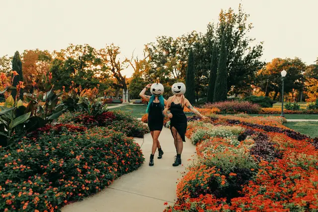 @.whitney.williams slayed it again!  It’s spooky time all the time  @Holly Ann Gehrke 🩵🩷 #spooky #bestbuds #whitneywilliamsphotography #ghosts #fyp 