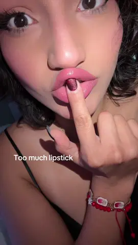 Too much lipstick 