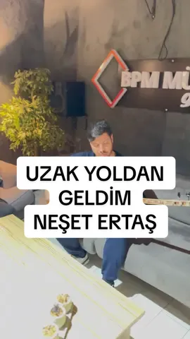 Uzak Yoldan Geldim. Bir Neşet Baba Türküsü. Çok Acı. Muharrem Ustaya Babasına yazdığı Türkü. Ruhun Şâd Olsun Neşet Baba. Alim eline gönlüne sağlık ustammm. #türkü #müzik #neşetertaştürküleri #deliboran #keşfet 