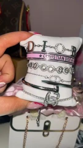 🤍Add a stack to your Xmas List 🎁 #fyp #braceletstacks #silverjewlery #goldjewelry #jewelry 