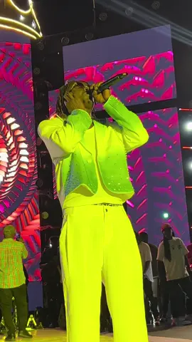 Naye gwe king Saha has a good voice #foryoupage #trizzymedia #kingsaha #concert 