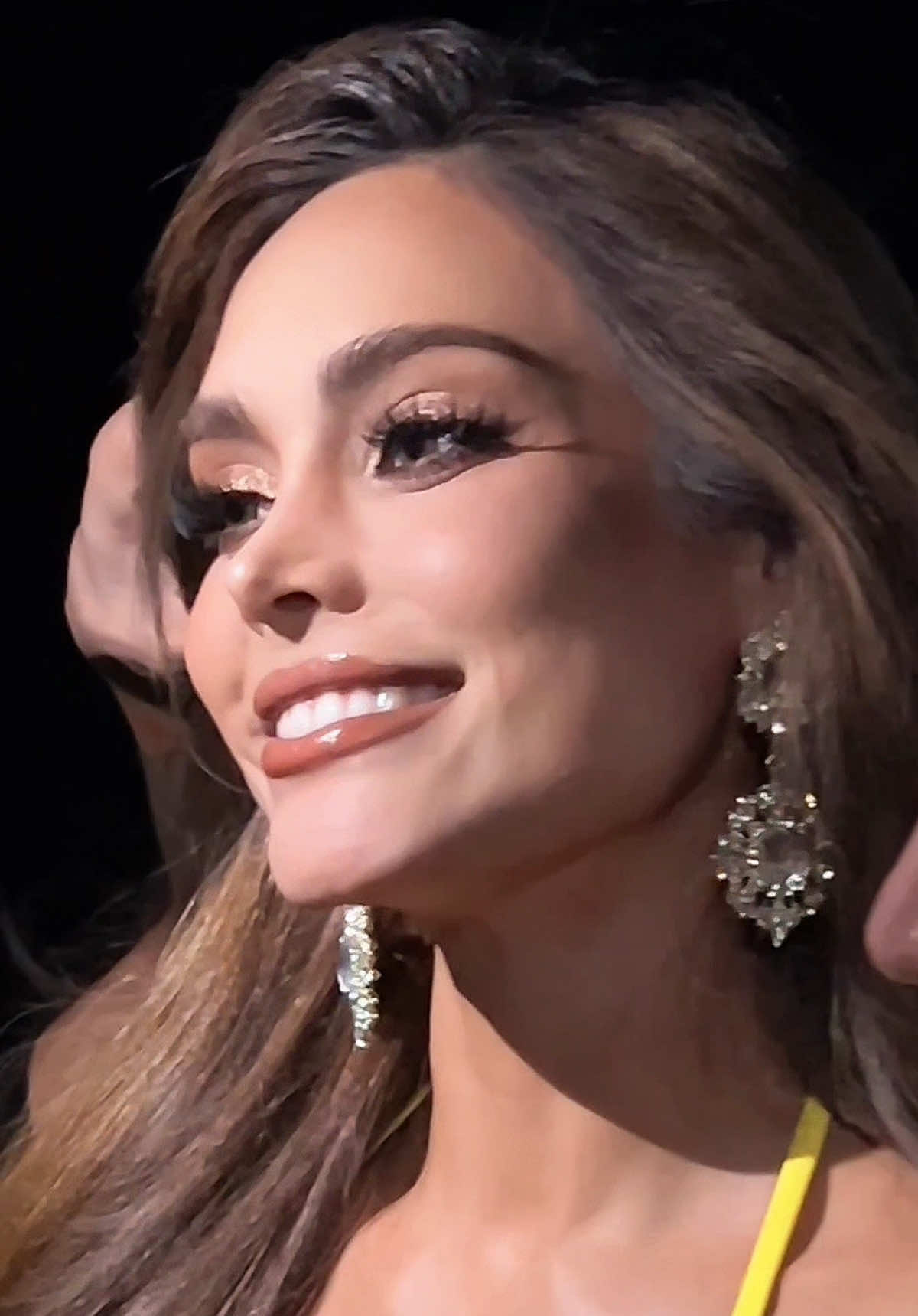 Miss Universe Preliminary  Missuniverse Colombia2025 @vanepulgarin 🤍✨🇨🇴 Mua✨ @maxky_make_up  Cosmetics✨ @chat_cosmetics @nongchat  Hair✨ @super_arthair  Videos✨ @auttachairakat  Assistant✨ @lerm.wrk  #MissUniverse  #MissUniverse2025  #missuniversecolombia  #CHATcosmetics #Maxkymakeup   