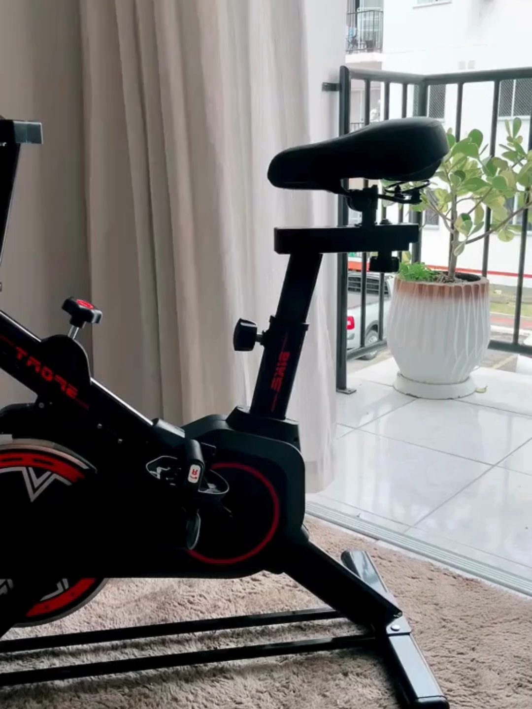 Bicicleta Spinning Ergométrica Para Exercícios Com Monitor Profissional Sport Suporta até 120kg #saúde #emagrecercomsaude #saúdeemocional #saúdefeminina #cardiovascular