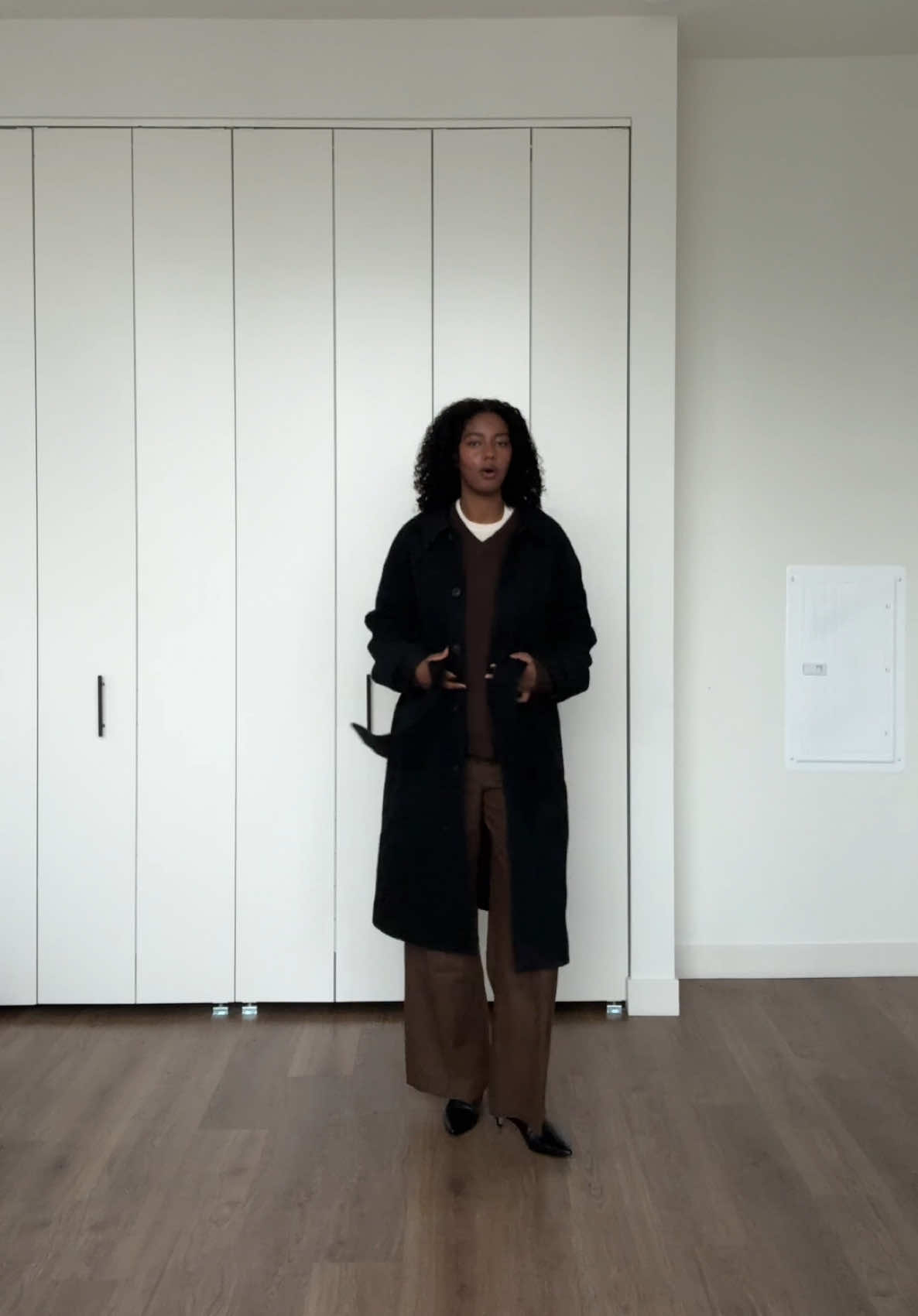 Cozy mornings → conference afternoons. This Holiday Edit 001 set from @Everlane makes getting dressed feel effortless.  #EverlanePartner